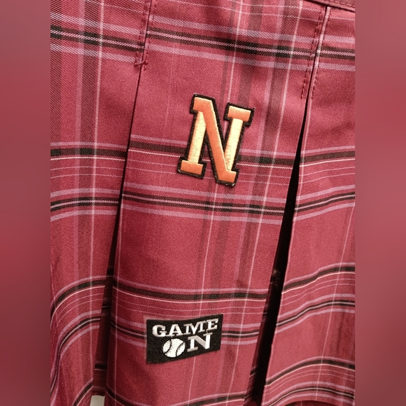 No boundaries burgundy pleated skirt - Picture 4 of 6